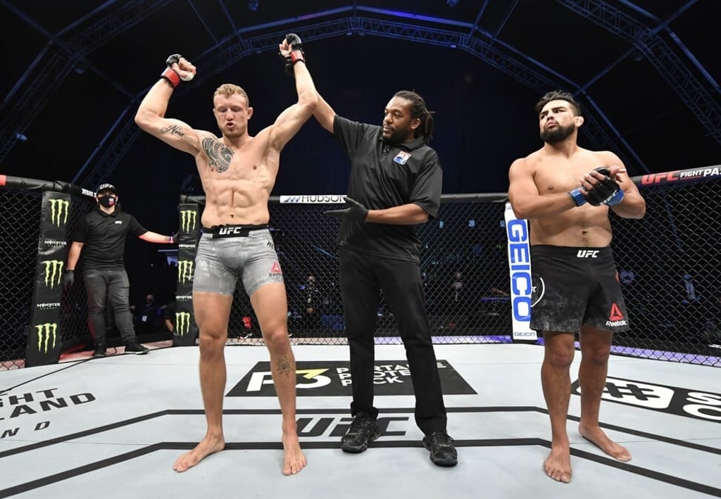 Jack Hermansson celebrates after his submission victory over Kelvin Gastelum.