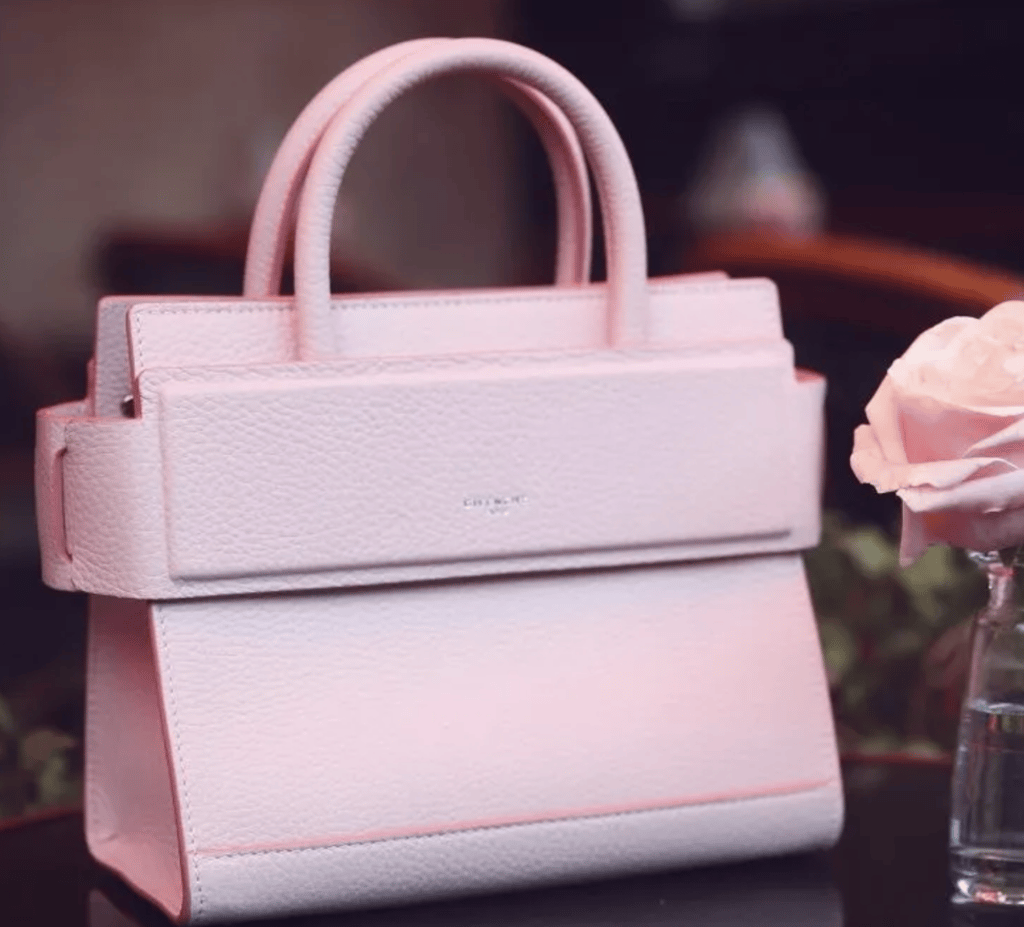 Givenchy x Mr Bags Mini Horizon handbag. Photo: Jing Daily Givenchy x Mr Bags Mini Horizon handbag. Photo: Jing Daily