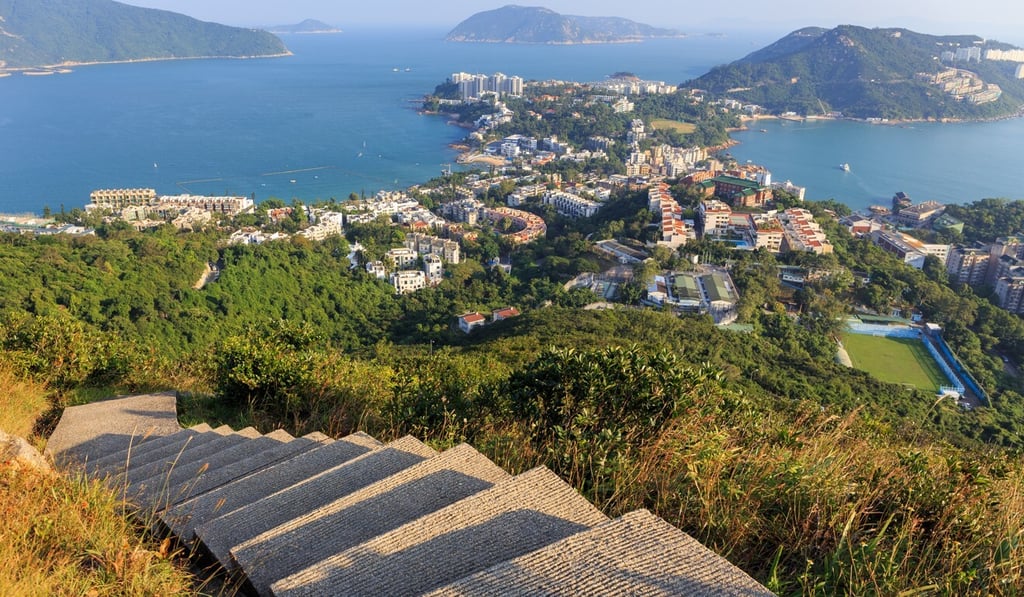 Make sure you get out and hike for your mental and physical health, but do so in appropriate group sizes. Photo: Shutterstock Make sure you get out and hike for your mental and physical health, but do so in appropriate group sizes. Photo: Shutterstock