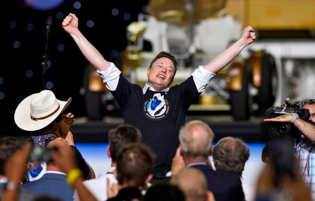 SpaceX CEO and owner Elon Musk appears to be watchless. Photo: Reuters