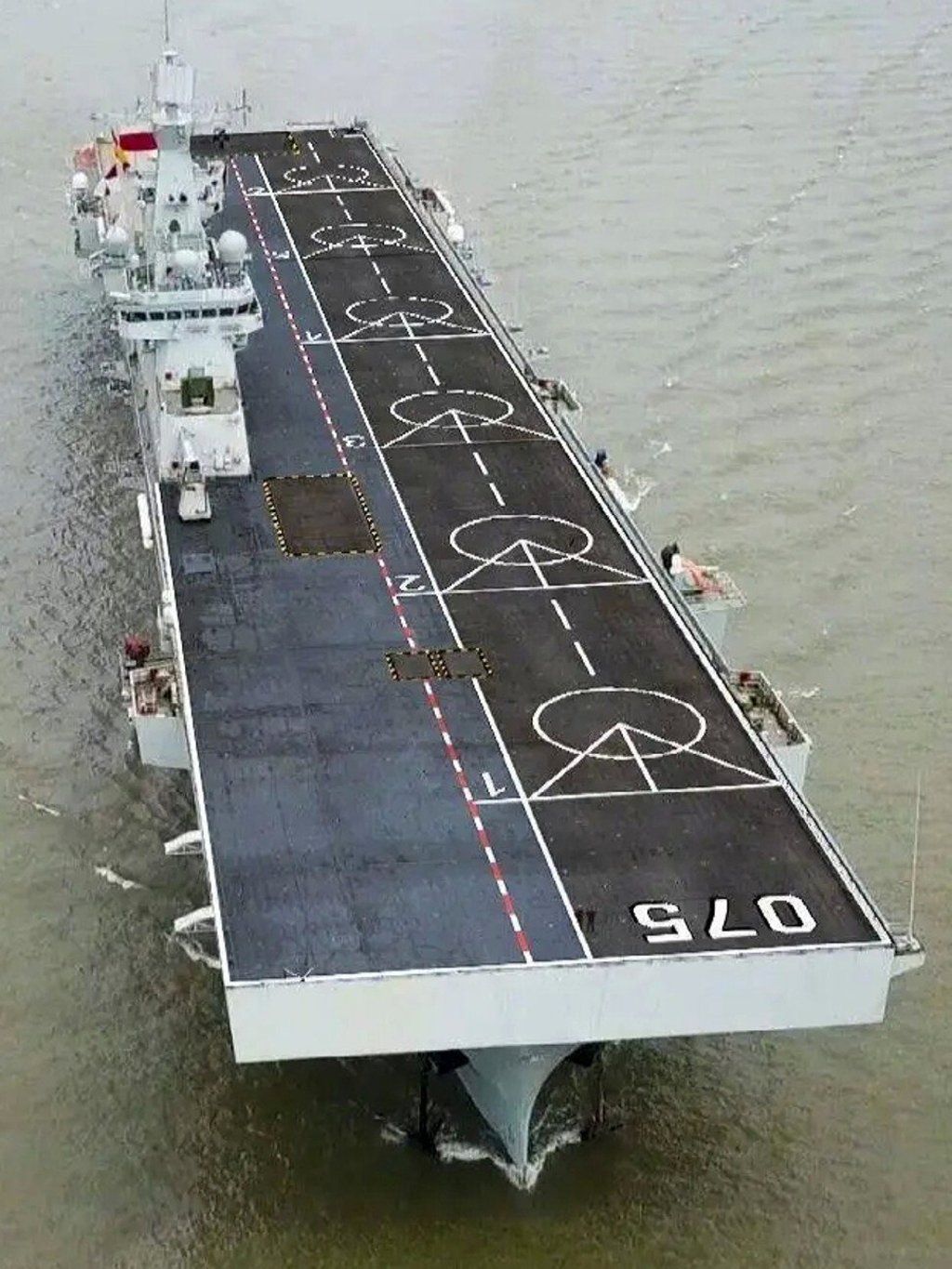 The Type 075 is able to carry 30 helicopters, several other vehicles and hundreds of troops. Photo: Weibo The Type 075 is able to carry 30 helicopters, several other vehicles and hundreds of troops. Photo: Weibo
