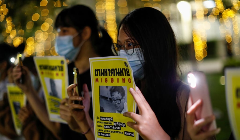 Pro-democracy students demand the government resign, parliament be dissolved and new elections be held under a revised constitution. Photo: Reuters Pro-democracy students demand the government resign, parliament be dissolved and new elections be held under a revised constitution. Photo: Reuters