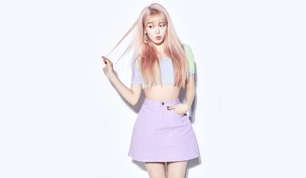 Seunghee was inspired by K-pop star IU to learn the guitar.