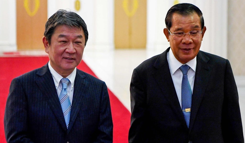 Japan’s Foreign Minister Toshimitsu Motegi and Cambodian Prime Minister Hun Sen in Phnom Penh on August 22, 2020. Photo: AFP Japan’s Foreign Minister Toshimitsu Motegi and Cambodian Prime Minister Hun Sen in Phnom Penh on August 22, 2020. Photo: AFP