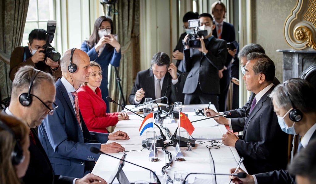 Dutch Minister of Foreign Affairs Stef Blok (left) attends a meeting with his Chinese counterpart Wang Yi at Duivenvoorde Castle in Voorschoten, the Netherlands on Wednesday. Photo: AFP Dutch Minister of Foreign Affairs Stef Blok (left) attends a meeting with his Chinese counterpart Wang Yi at Duivenvoorde Castle in Voorschoten, the Netherlands on Wednesday. Photo: AFP