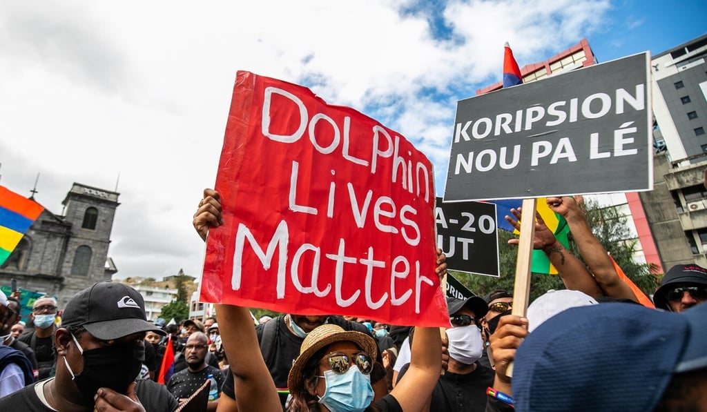 People protests in Saint-Louis, the capital of Mauritius. EPA-EFE
