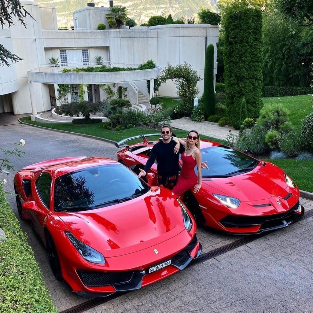 Red sports cars are always a popular prop. Italian, naturally. Photo: Luxurylaunches Red sports cars are always a popular prop. Italian, naturally. Photo: Luxurylaunches