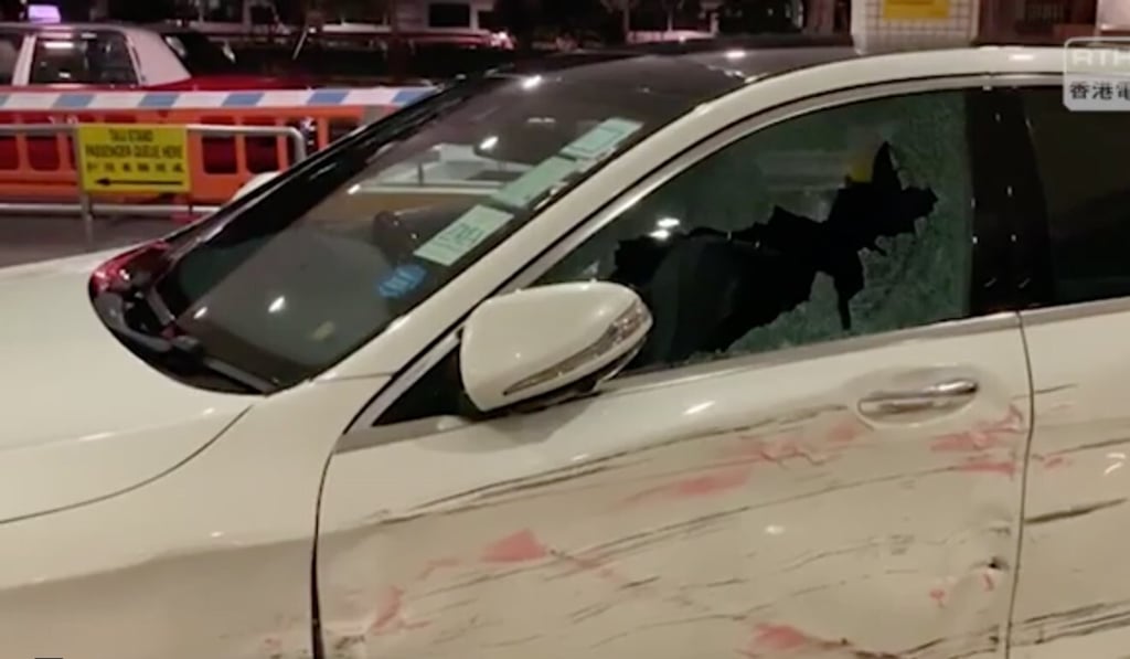 The victim was able to drive himself to hospital, but crashed into three taxis on his way. Photo: RTHK The victim was able to drive himself to hospital, but crashed into three taxis on his way. Photo: RTHK