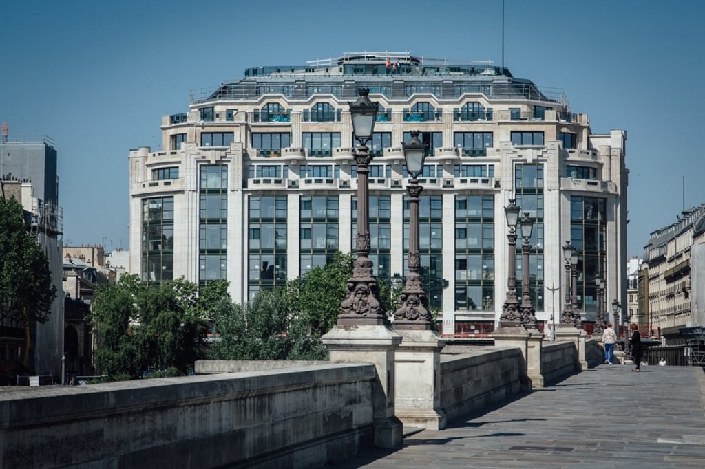La Samaritaine luxury department store, operated by LVMH, on Paris’ Avenue Montaigne. Photographer: Bloomberg