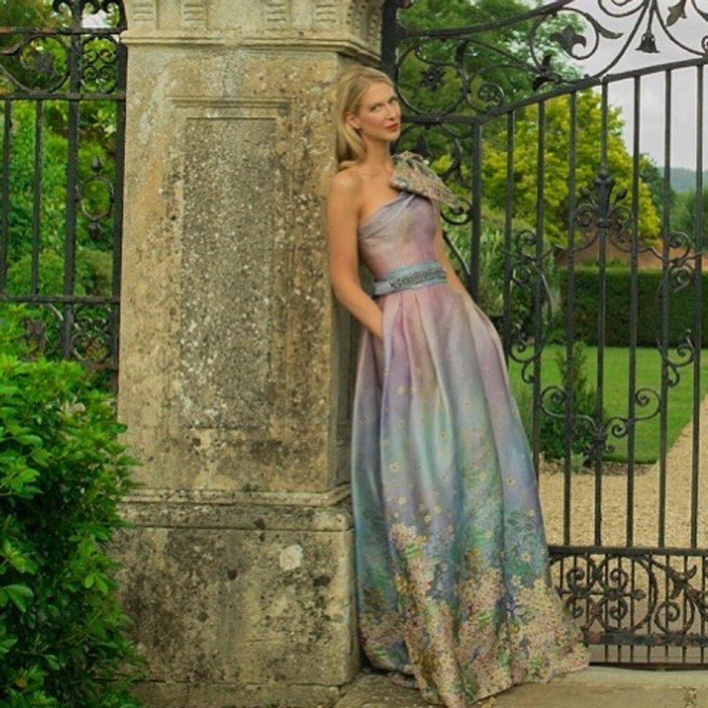 Now a singer-songwriter – Lady Ella Windsor. Photo: @luisabeccaria_luworld/Instagram