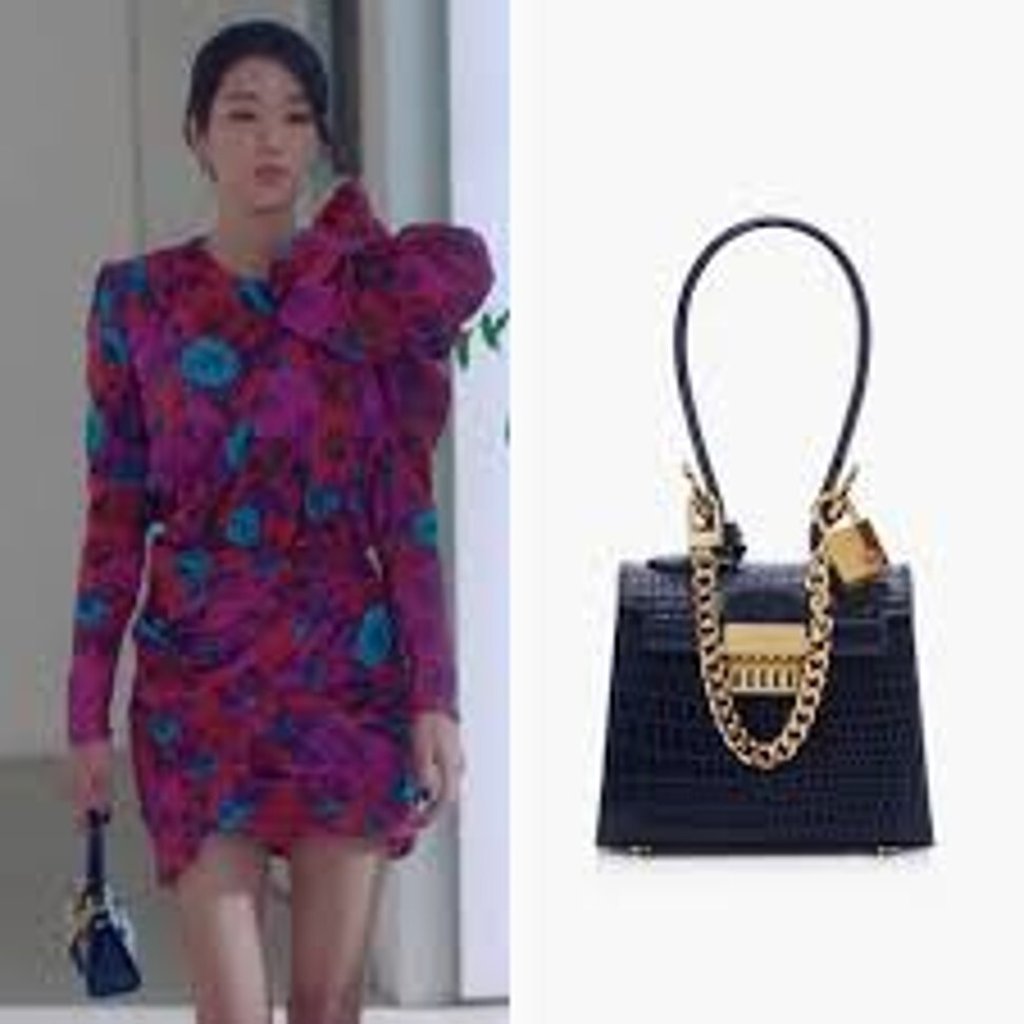 Seo Ye-ji with Playnomore’s Micro Candy bag in It’s Okay to Not Be Okay. Photo: TVN; Playnomore