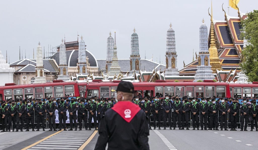 Police guard the area surrounding the Grand Palace on September 20, 2020. Photo: AP