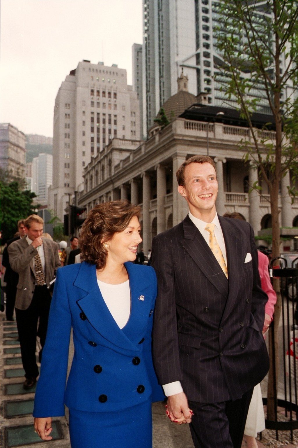 Alexandra Manley and Prince Joachim of Denmark taking a final stroll in Central. They left Hong Kong for Denmark to prepare for their wedding in 1995. Photo: SCMP Archive