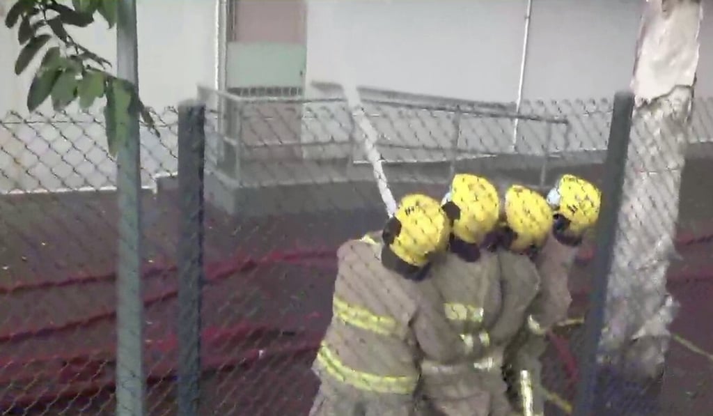 Firefighters battle a blaze at Lek Yuen Estate in Sha Tin. Photo: NowTV