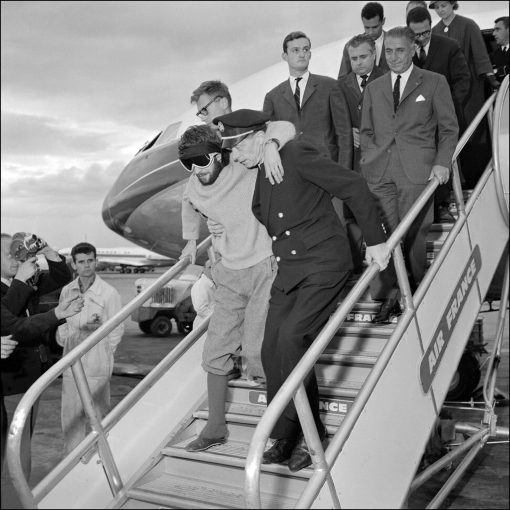 Michel Siffre could not descend from an airliner without support after 1,500 hours spent in a cave in France in 1962, during which he suffered from loneliness and sensory deprivation. Photo: AFP