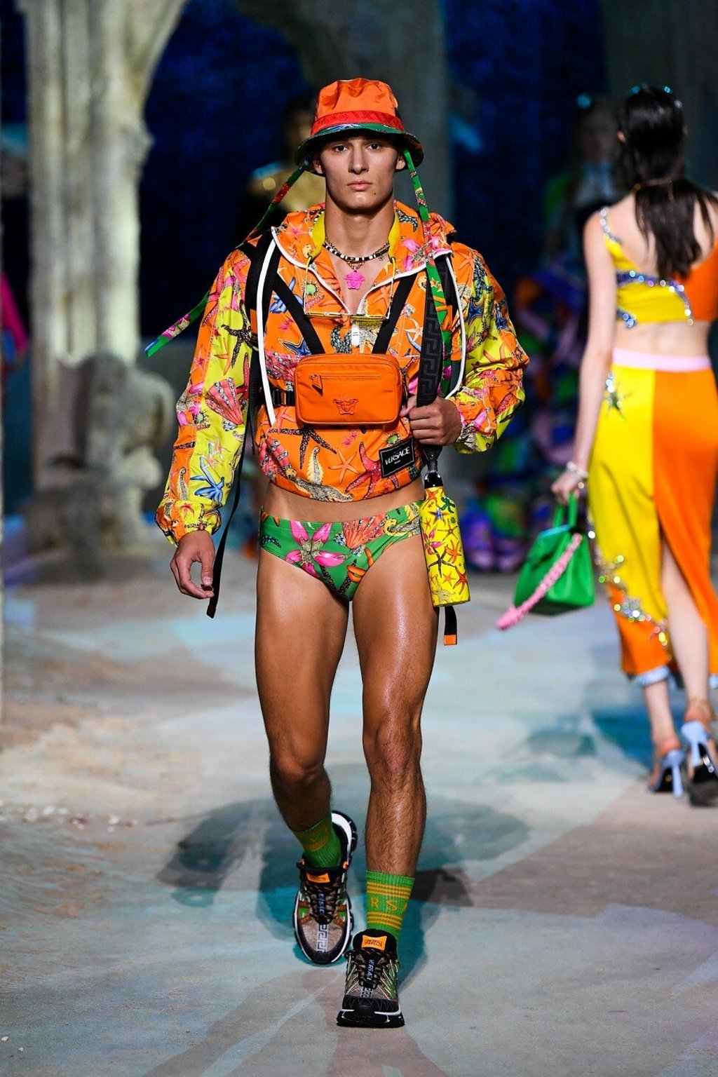 Milan Fashion Week: Donatella Versace presented marine life