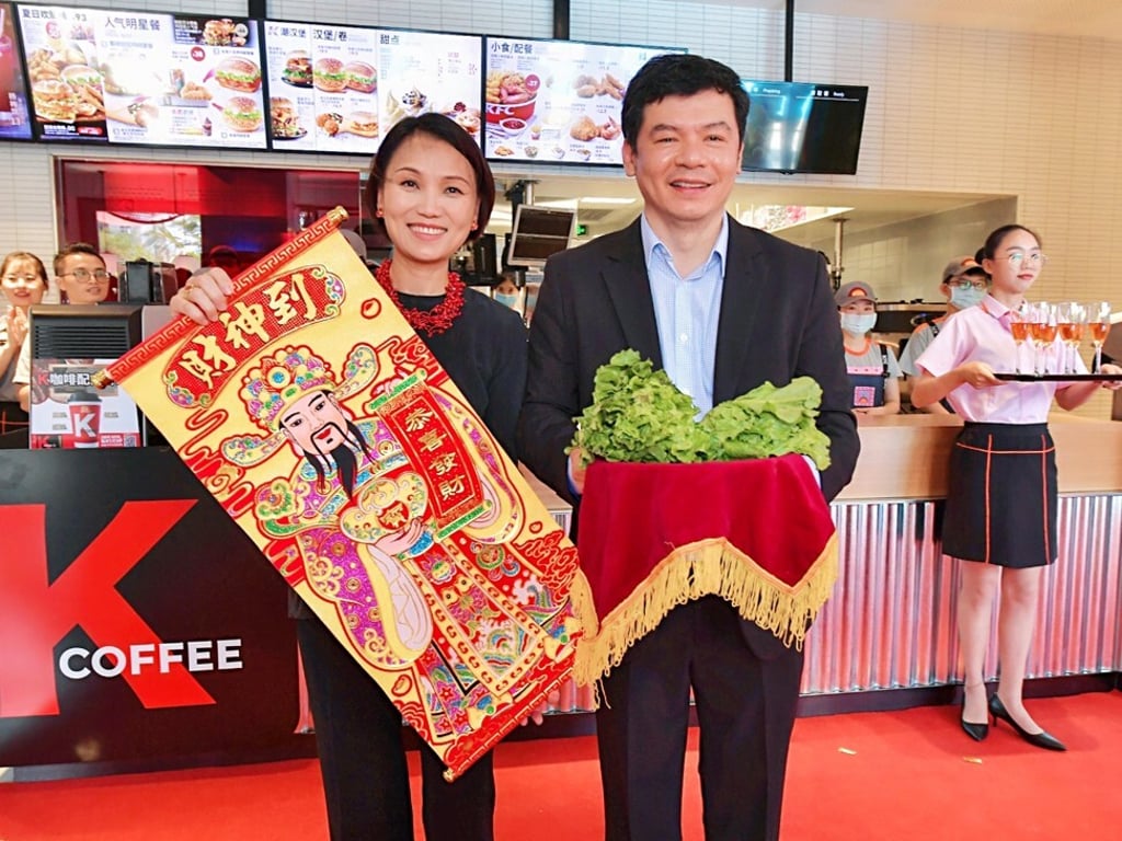Joey Wat and Andy Yeung, CEO and CFO of Yum China. Photo: Handout Joey Wat and Andy Yeung, CEO and CFO of Yum China. Photo: Handout
