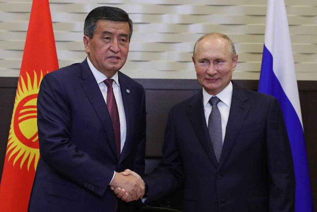 Kyrgyz President Sooronbai Jeenbekov and Russian President Vladimir Putin. Photo: AFP