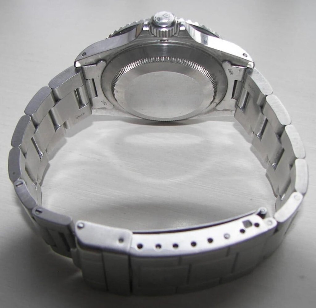 A Rolex watch’s caseback does not reveal its movement. Photo: Luxurylaunches A Rolex watch’s caseback does not reveal its movement. Photo: Luxurylaunches