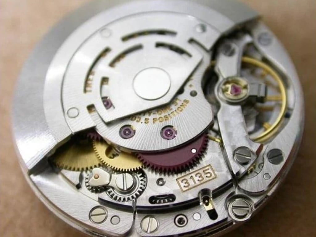 The finishing of a Rolex watch movement is more simple. Photo: Luxurylaunches The finishing of a Rolex watch movement is more simple. Photo: Luxurylaunches