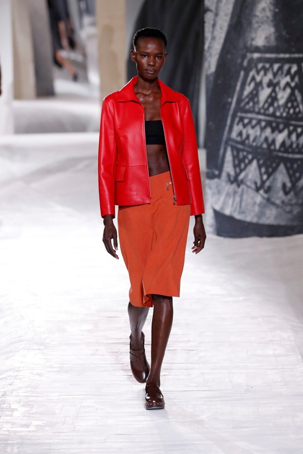 A model presents a creation by Hermès during the women’s spring/summer 2021 ready-to-wear fashion show at the 2020 Paris Fashion Week. Photo: Xinhua A model presents a creation by Hermès during the women’s spring/summer 2021 ready-to-wear fashion show at the 2020 Paris Fashion Week. Photo: Xinhua