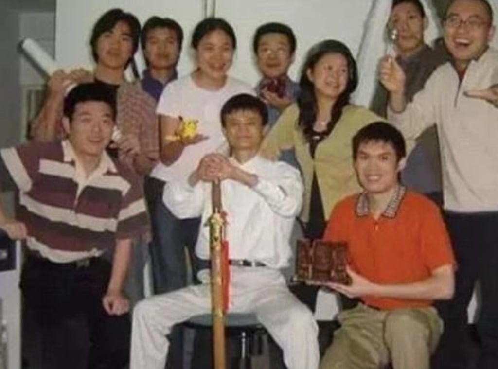 Cai Jingxian (third from left) with Jack Ma and the Alibaba team. Photo: Baidu Cai Jingxian (third from left) with Jack Ma and the Alibaba team. Photo: Baidu