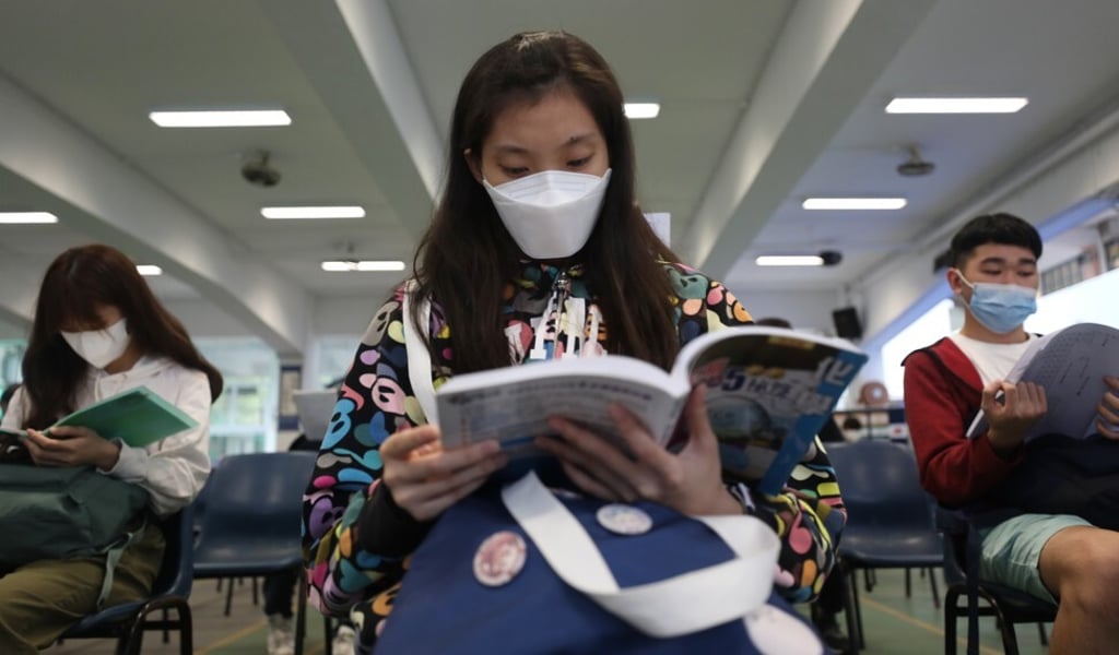 Secondary school students wait to enter the exam hall at Lions College, Kwai Chung, on April 25. Many find liberal studies challenging. Photo: Xiaomei Chen Secondary school students wait to enter the exam hall at Lions College, Kwai Chung, on April 25. Many find liberal studies challenging. Photo: Xiaomei Chen