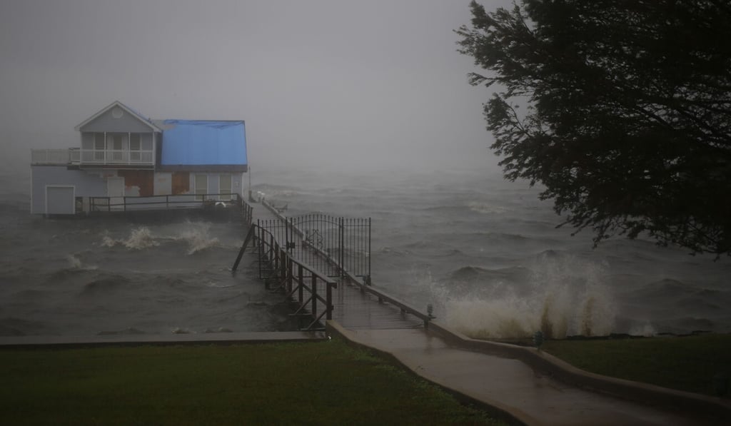 The storm surge in Lake Charles as Hurricane Delta makes landfall in Louisiana. Photo: Bloomberg
