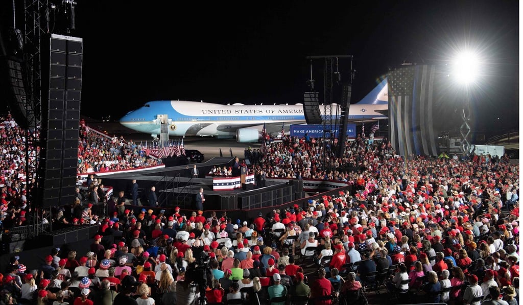 Air Force One served as a backdrop at the rally after Trump flew to Florida. Photo: AFP
