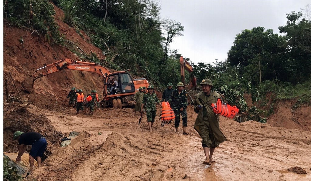 Rescuers at the scene of the latest landslide. Photo: EPA Rescuers at the scene of the latest landslide. Photo: EPA