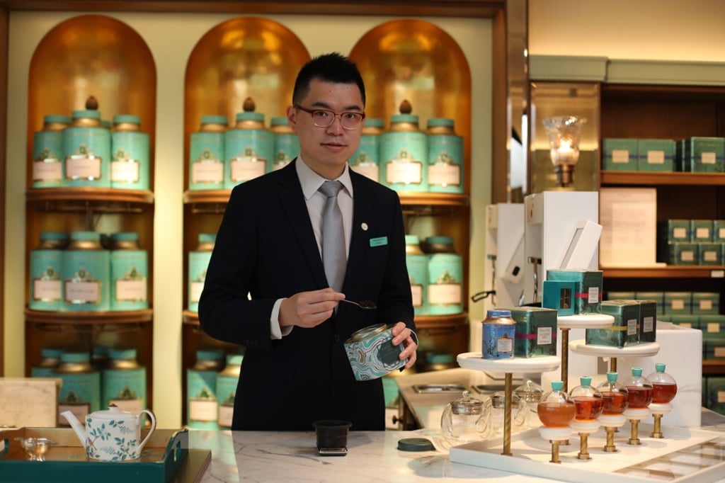 Freddie Yan makes a pot of Musea Blend tea at Fortnum & Mason in Tsim Sha Tsui. Photo: Chen Xiaomei Freddie Yan makes a pot of Musea Blend tea at Fortnum & Mason in Tsim Sha Tsui. Photo: Chen Xiaomei