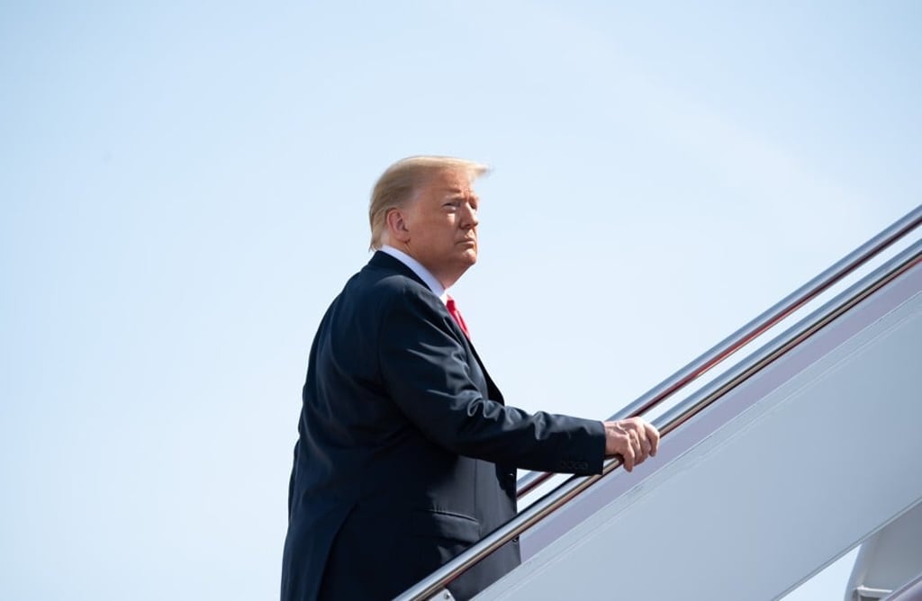 Trump boards an Air Force One in Maryland in 2020. Photo: Agence France-Presse