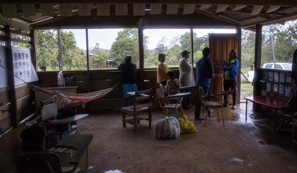 People take cover in a shelter after their homes were affected by the intense rains and winds of hurricane Eta on the north Caribbean coast of Bilwi, Nicaragua. Photo: EPA-EFE