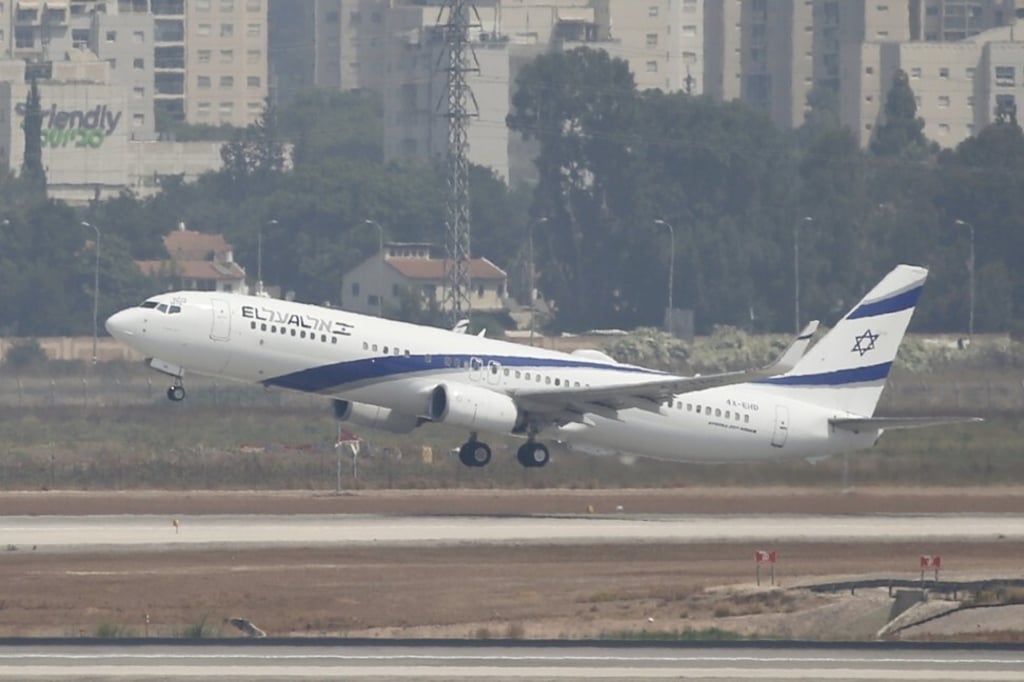Israeli flag carrier El Al’s airliner carrying Israeli and US delegations to Abu Dhabi for talks on the deal between the United Arab Emirates and Israel, on August 31, 2020. Photo: AP