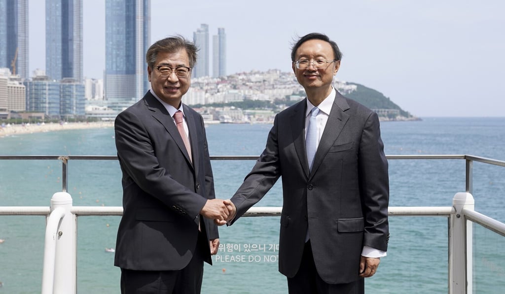 China’s top diplomat Yang Jiechi (right) meets Suh Hoon, South Korean President Moon Jae-in’s national security adviser, in Busan in August. Photo: AP China’s top diplomat Yang Jiechi (right) meets Suh Hoon, South Korean President Moon Jae-in’s national security adviser, in Busan in August. Photo: AP