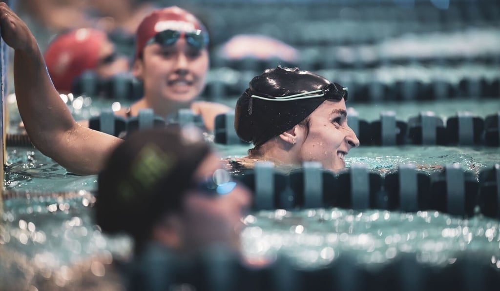 Leah Smith of the Tokyo Frog Kings celebrates winning the 400m freestyle on day one of the 2020 International Swimming League semi-final as second placed Siobhan Haughey looks on. Photo: ISL