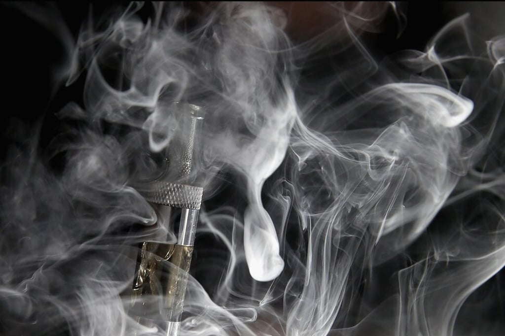 elfbar nachfüll pod läuft aus Young people have no 'bulletproof' protection from COVID-19 — particularly  smokers and vapers main image 1