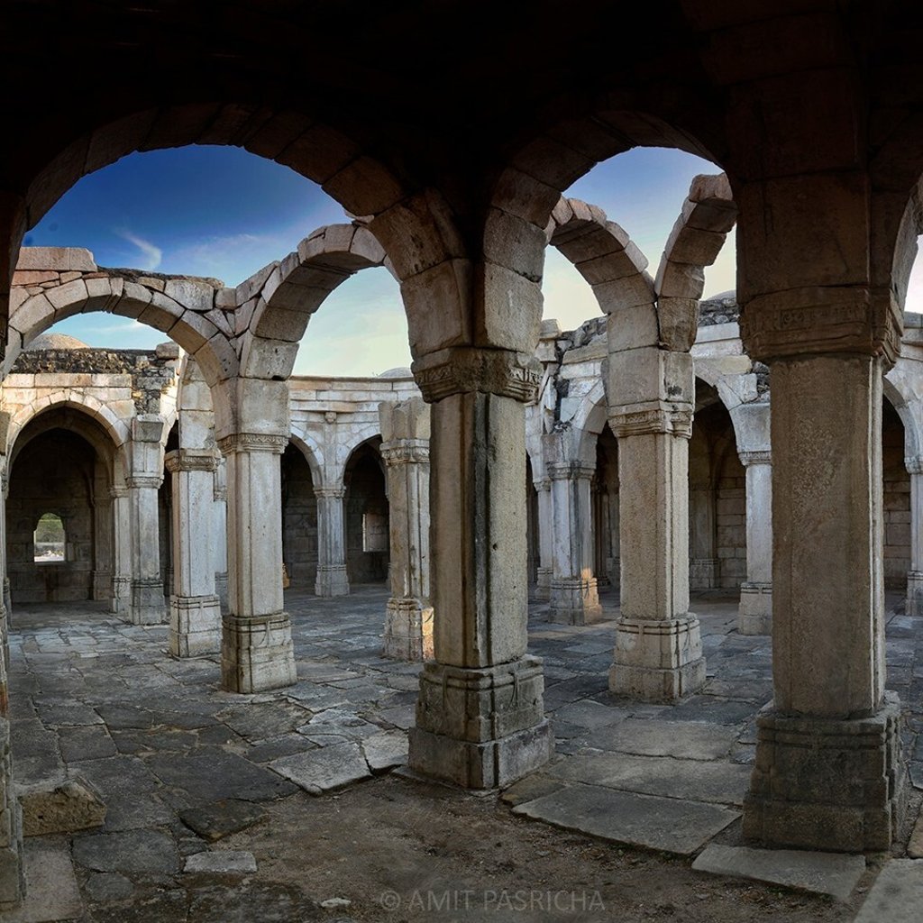Kamani Mosque in Champaner, Gujurat. Photo: Amit Pasricha/India Lost & Found