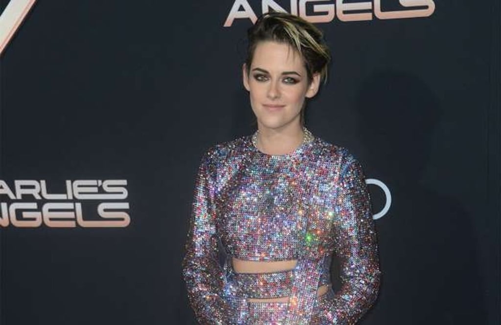 Kristen Stewart revealed her sexual identity on SNL in 2017. Photo: Bang Showbiz