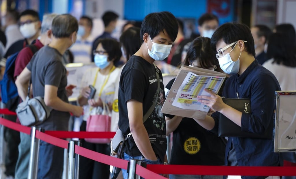 Potential homebuyers line up on October 26 for a chance to buy a flat at Pavilia Farm, a new development in Tai Wai, Sha Tin. Photo: K.Y. Cheng