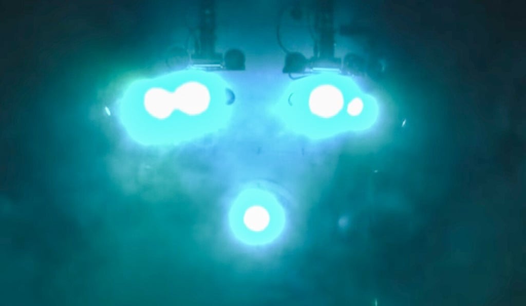 The Fendouzhe has set a national record for manned deep-sea diving. Photo: CCTV