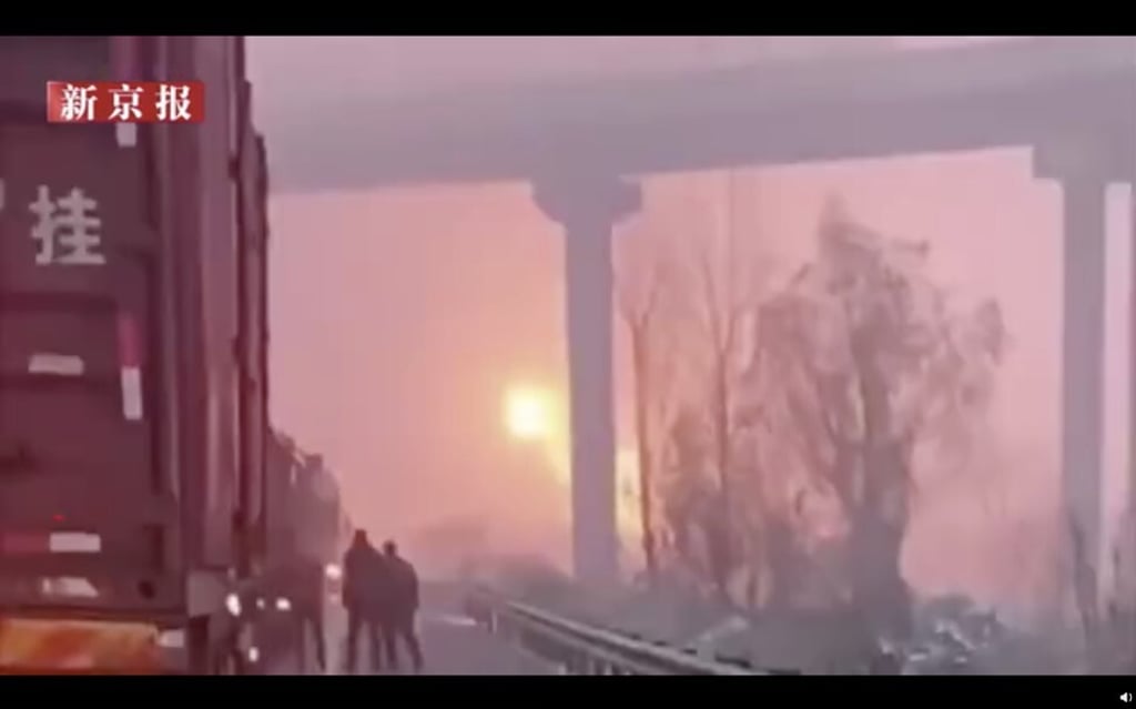 About 10 vehicles were caught in the blaze on Baomao highway. Photo: Weibo