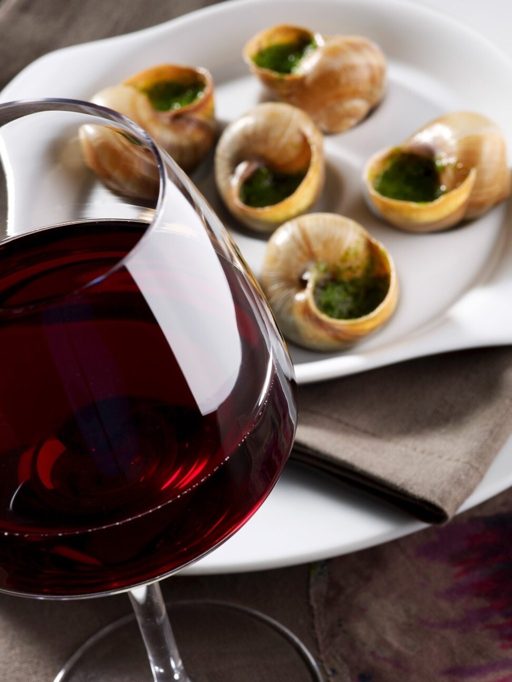 A classic French pairing is a well-rounded Bourgogne red with buttery escargot. Photo: BIVB / Image & Associés