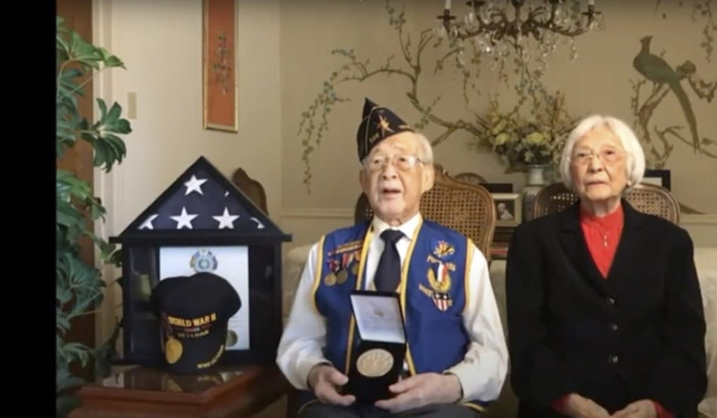 Lewis Woo Yee of Houston, accepts a Congressional Gold Medal. Photo: AP