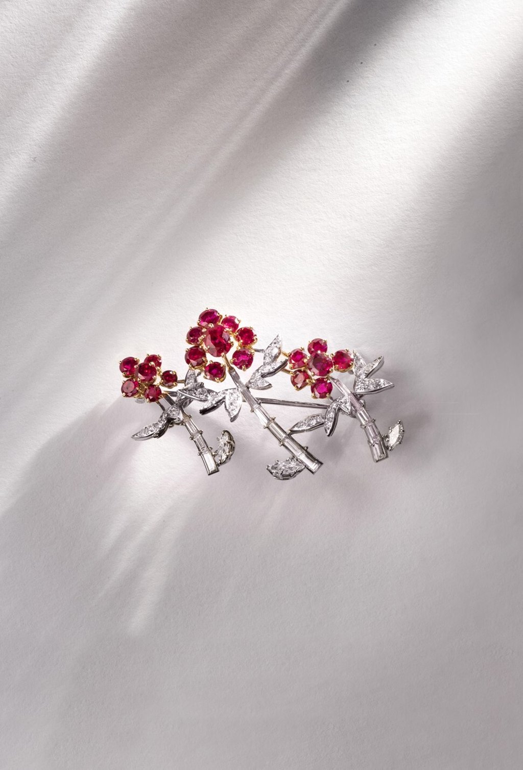 Cartier Tradition Floral brooch from 1967. Photo: Cartier