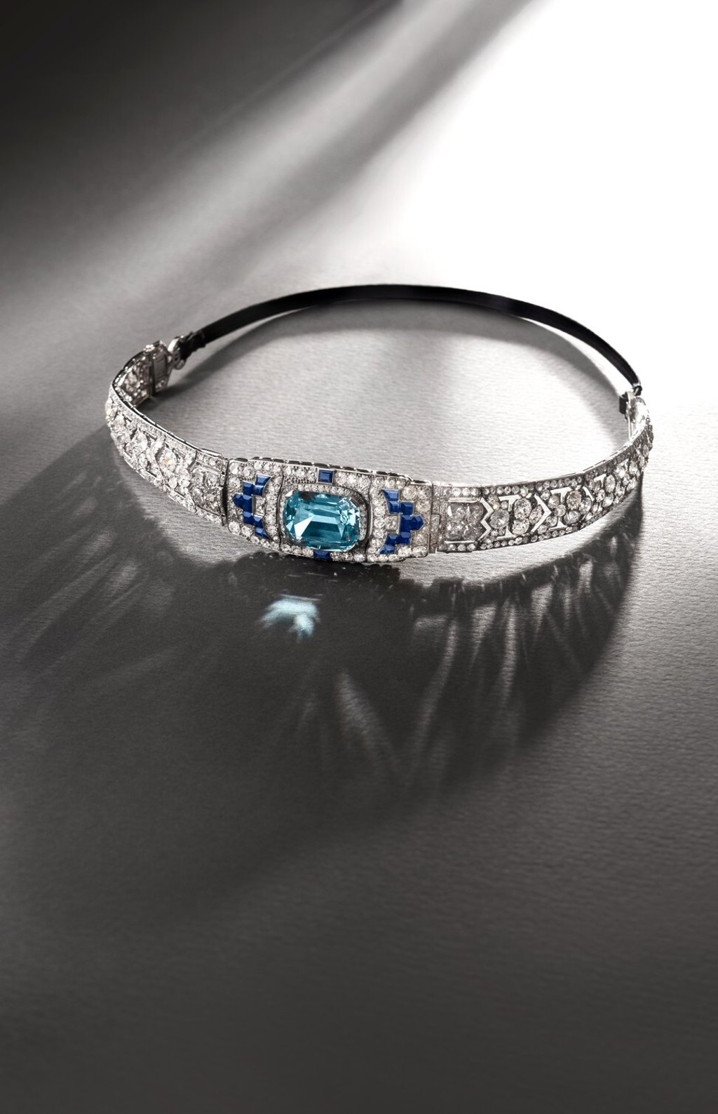 Cartier Tradition Trefoil Bandeau, dated 1926. Photo: Cartier