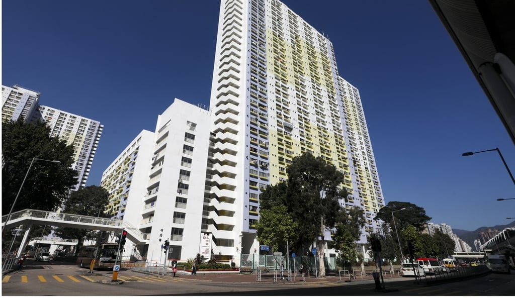 Residents of the block were checked on Thursday. Photo: Xiaomei Chen Residents of the block were checked on Thursday. Photo: Xiaomei Chen