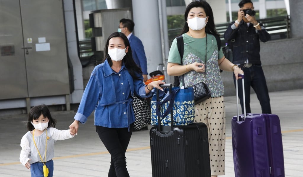 Hong Kong residents coming back to the city from Shenzhen in November. Photo: SCMP / K. Y. Cheng Hong Kong residents coming back to the city from Shenzhen in November. Photo: SCMP / K. Y. Cheng
