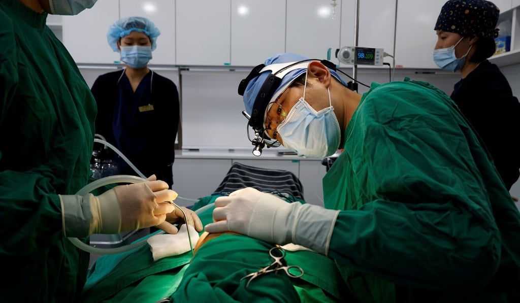Ryu Han-na undergoes cosmetic surgery at WooAhIn Plastic Surgery Clinic in Seoul last month. Photo: Reuters