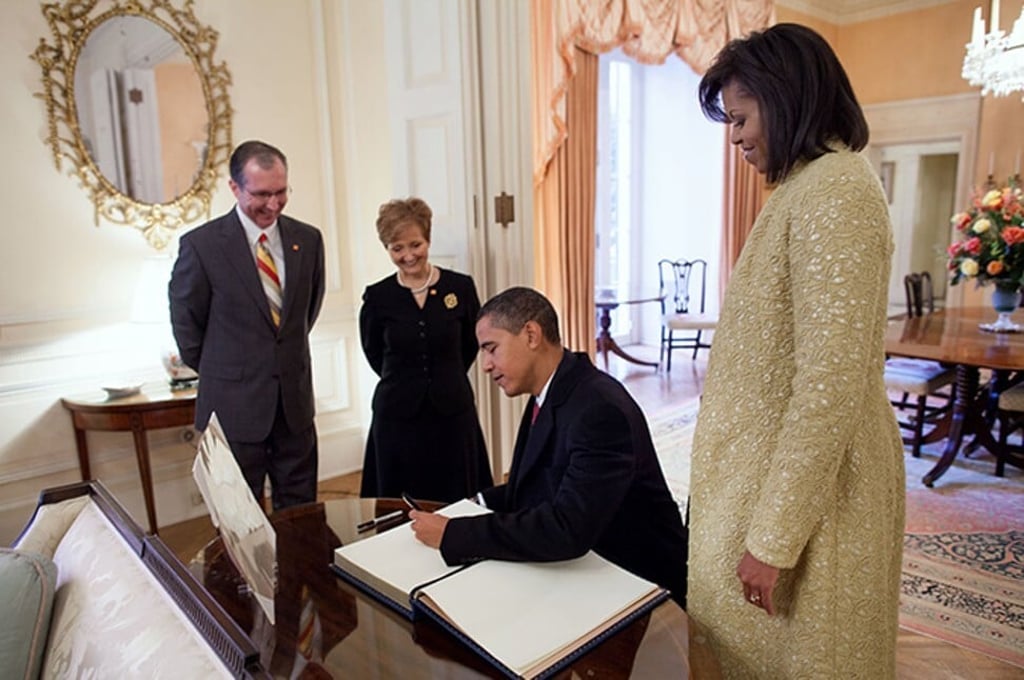Then president-elect Barack Obama signs the Blair House guest book in 2009. Photo: White House